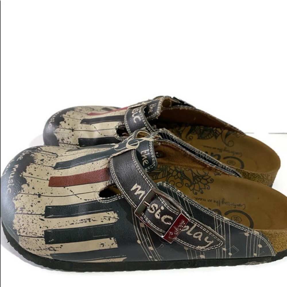 Nwot...Calceo Red/Blk/Wht Piano Pattern Clogs - image 3